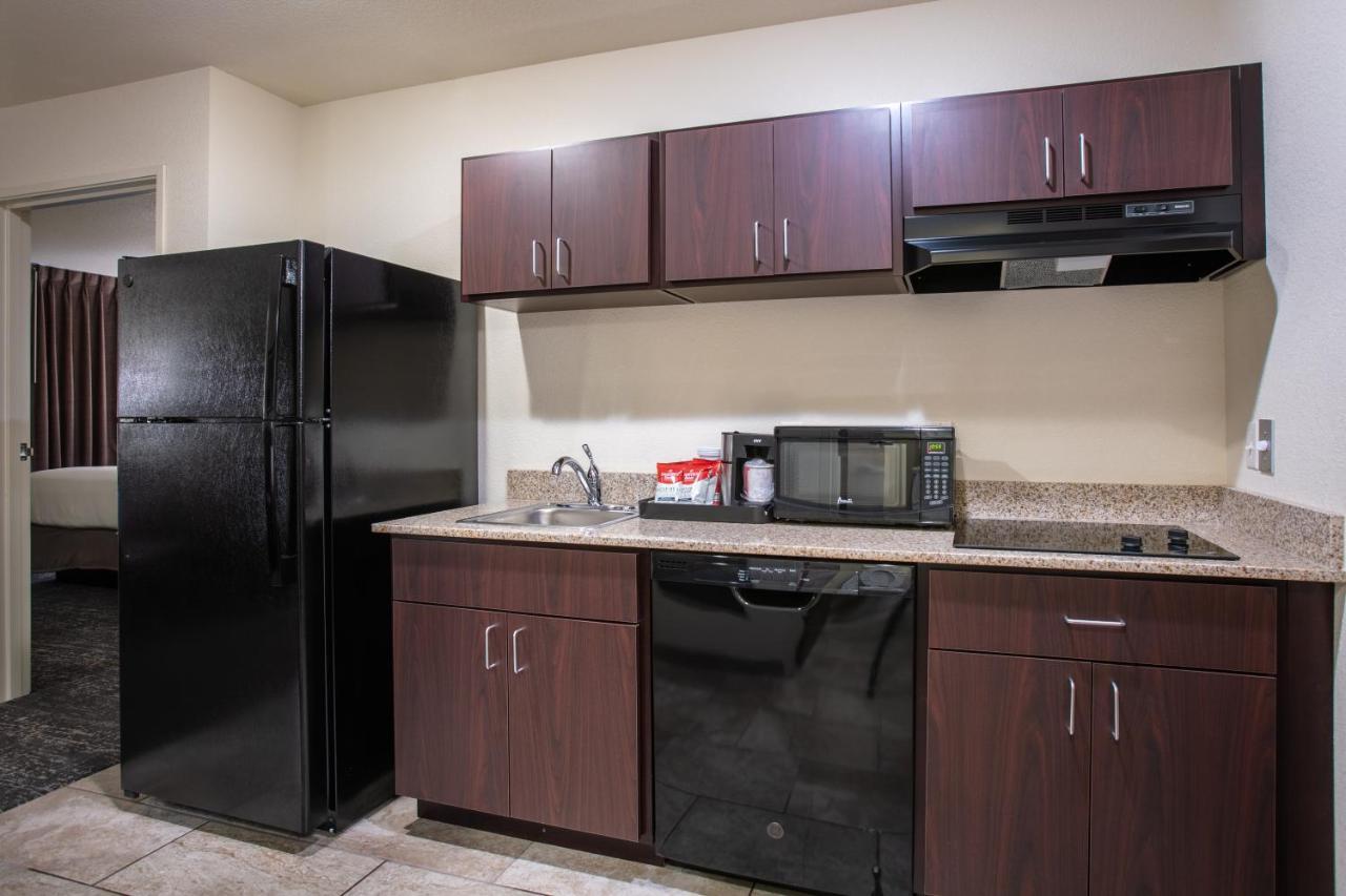 Cobblestone Inn & Suites - Pine Bluffs מראה חיצוני תמונה